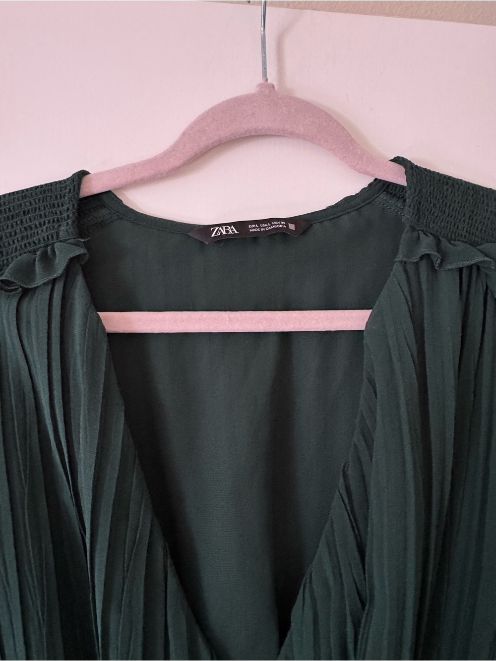 Zara Sheer Sleeve Forest Green Pleated V-Neck Maxi Dress - Picture 3 of 7